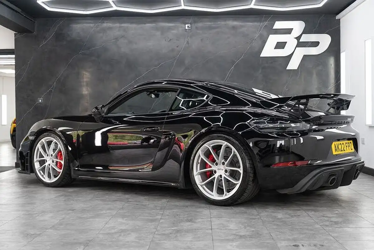 2022-porsche-cayman-718-40-cayman-gt4-big-1