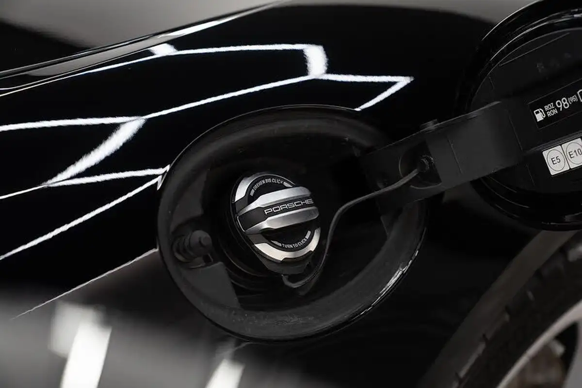 2022-porsche-cayman-718-40-cayman-gt4-big-25
