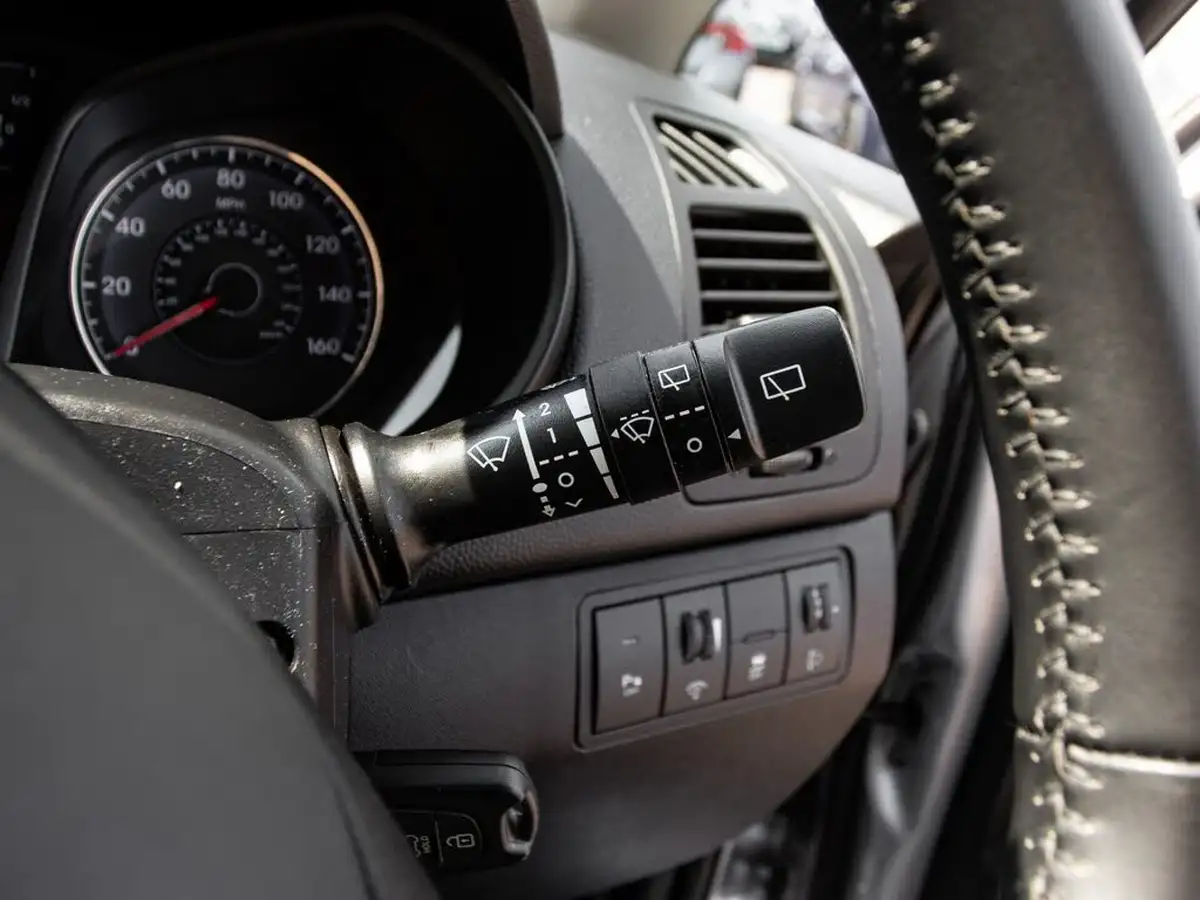 2015-hyundai-ix20-16-active-big-17