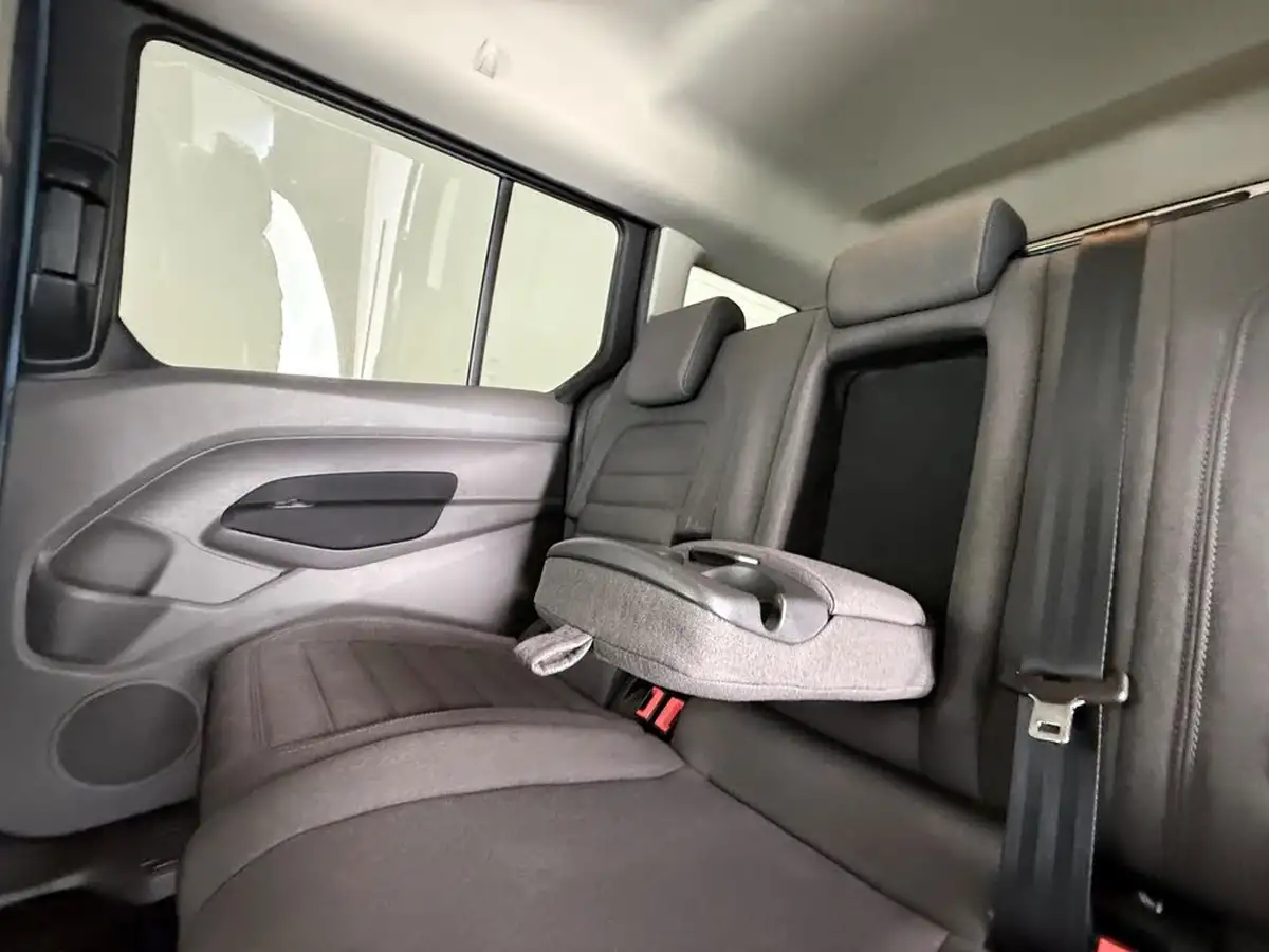 2019-ford-grand-tourneo-connect-15-titanium-ss-powershift-big-15