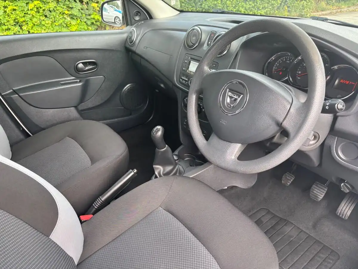 2016-dacia-sandero-12-ambiance-big-8