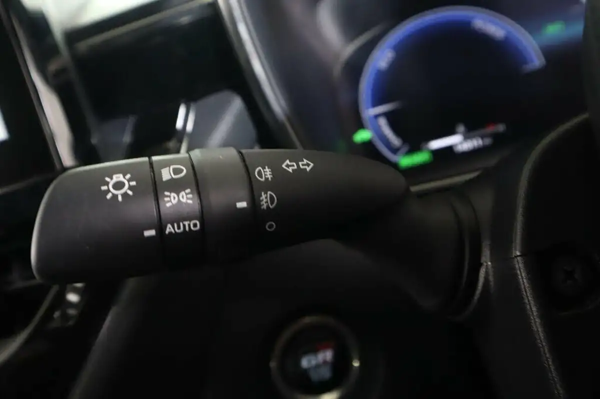 2023-toyota-corolla-18-vvt-i-gr-sport-138bhp-hatchback-big-19
