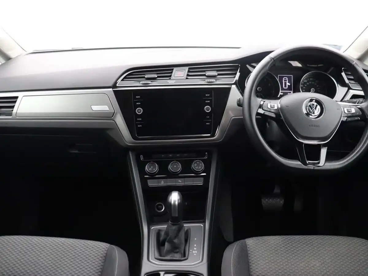 2020-volkswagen-touran-15-tsi-se-dsg-big-20