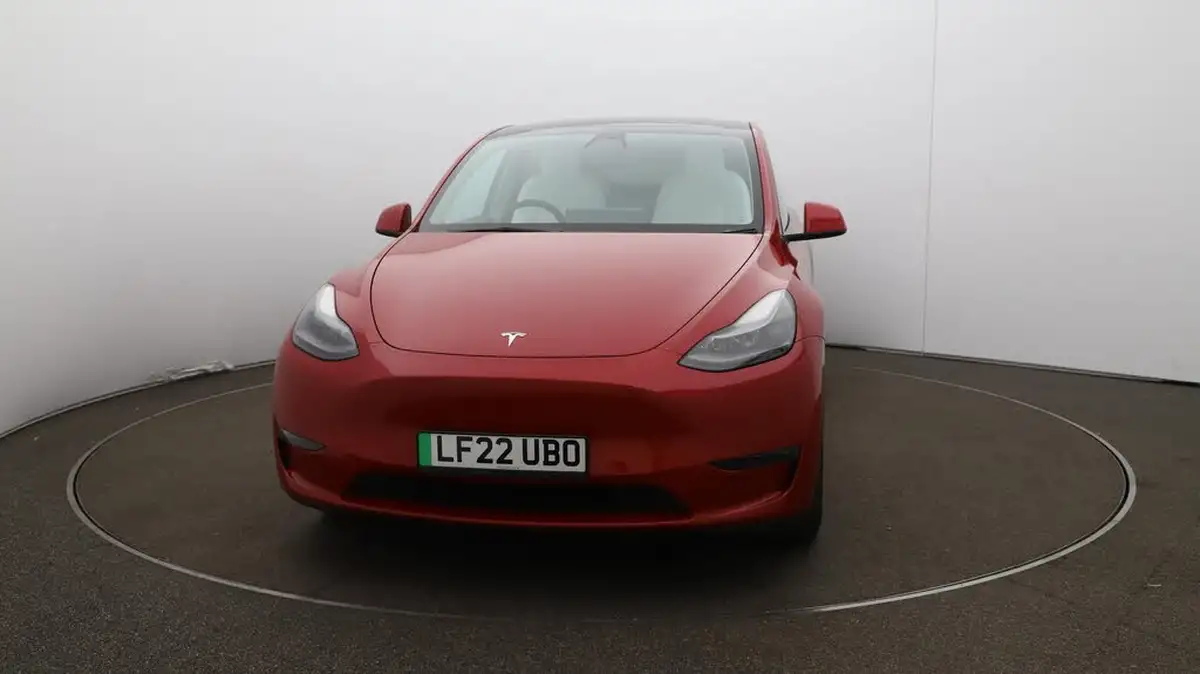 2022-tesla-model-y-e-long-range-big-17