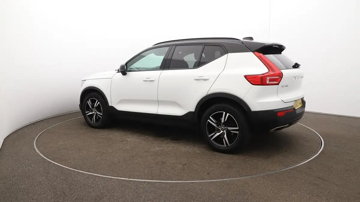 2020-volvo-xc40-20-t4-r-design-awd-big-36