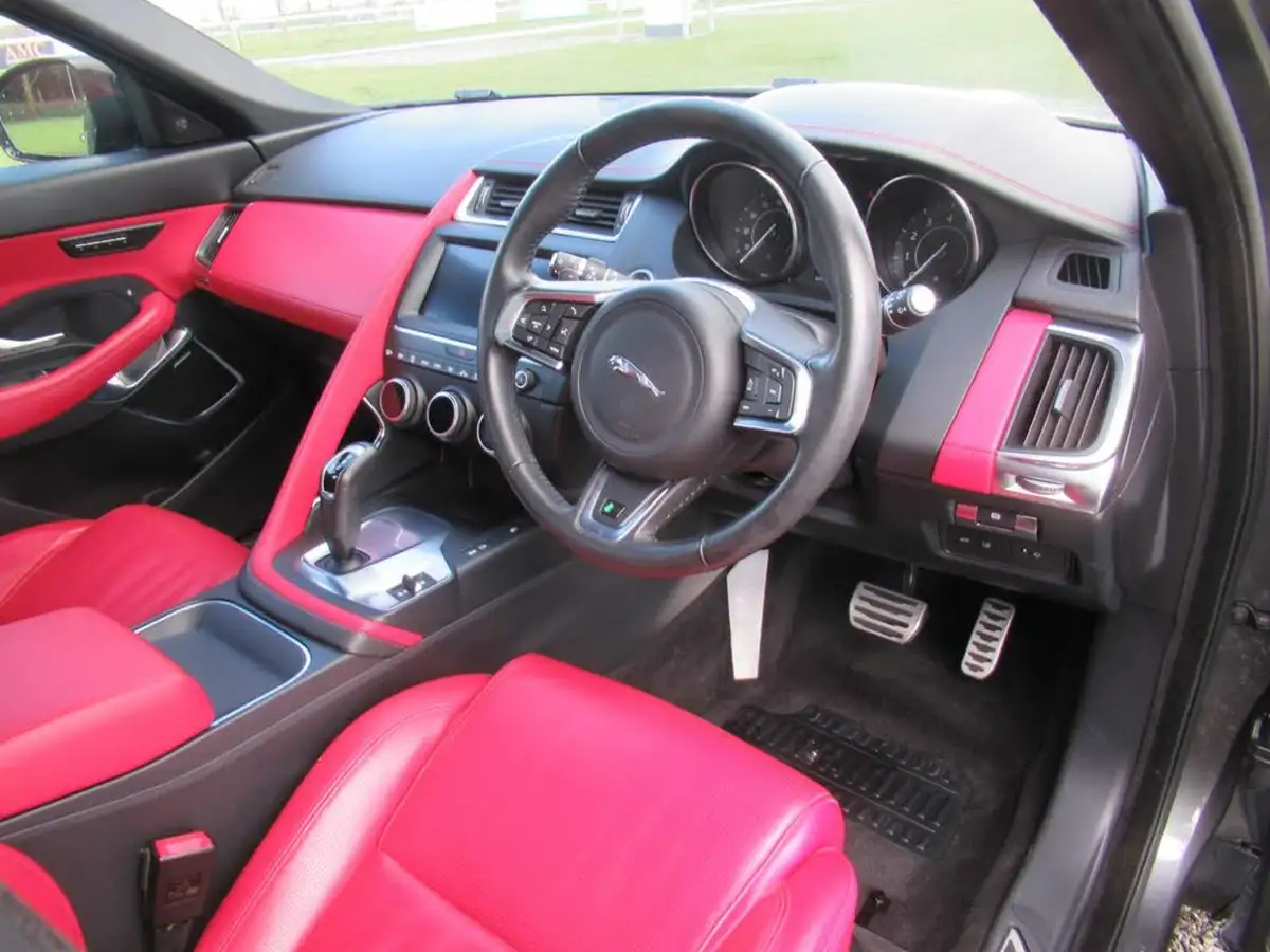 2019-jaguar-e-pace-20-i4-r-dynamic-se-249ps-big-13