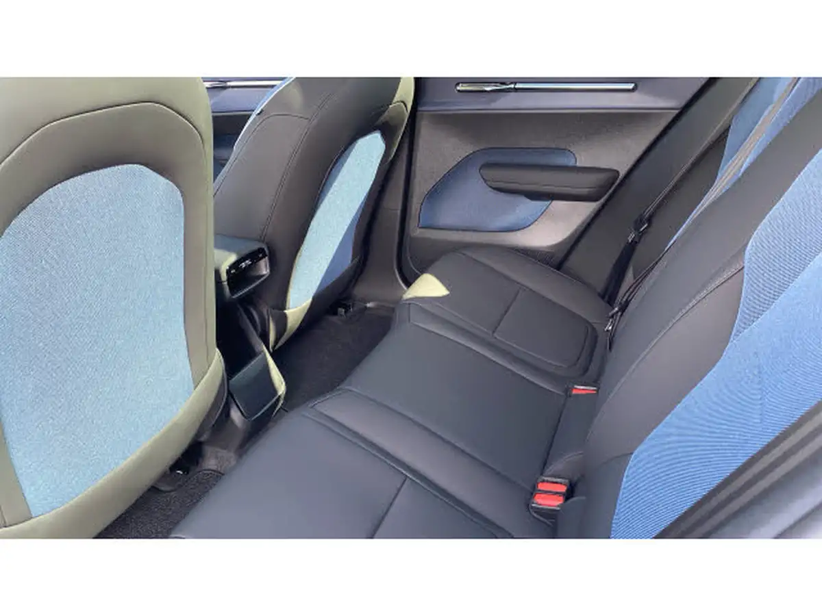 2025-volvo-ex30-e-twin-ultra-big-9
