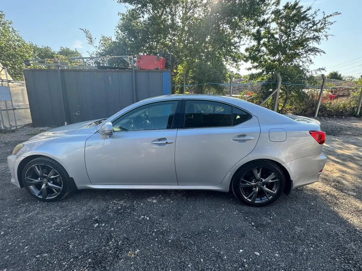 2009-lexus-is-250-25-se-l-saloon-4d-auto-big-43