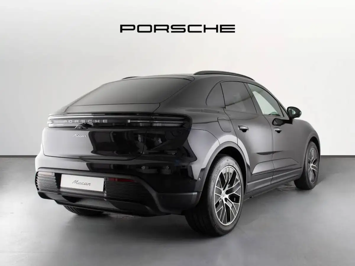 2025-porsche-macan-e-electric-big-14