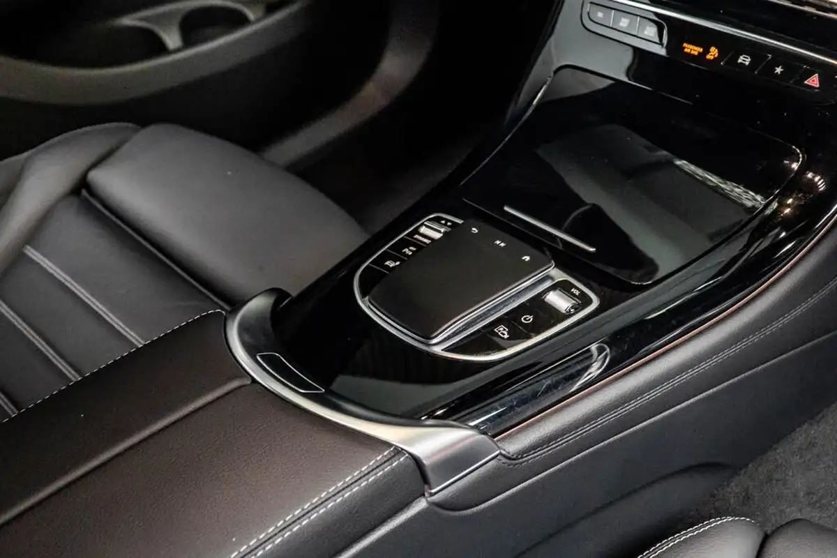 2021-mercedes-benz-eqc-e-eqc-400-amg-line-big-34