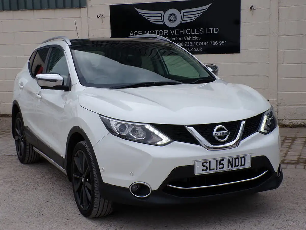 2015-nissan-qashqai-15dci-tekna-big-1