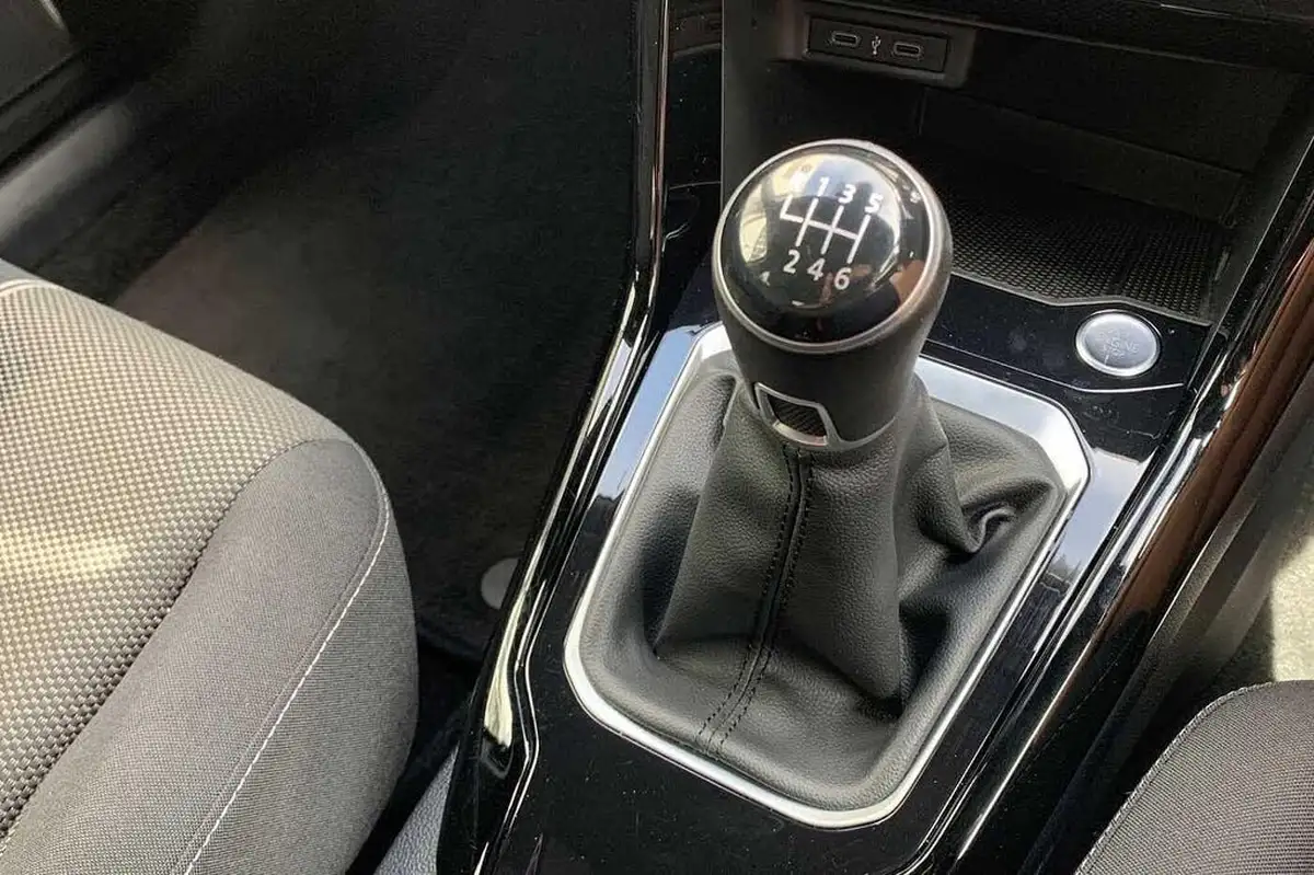 2021-volkswagen-t-roc-15-tsi-black-edition-big-18