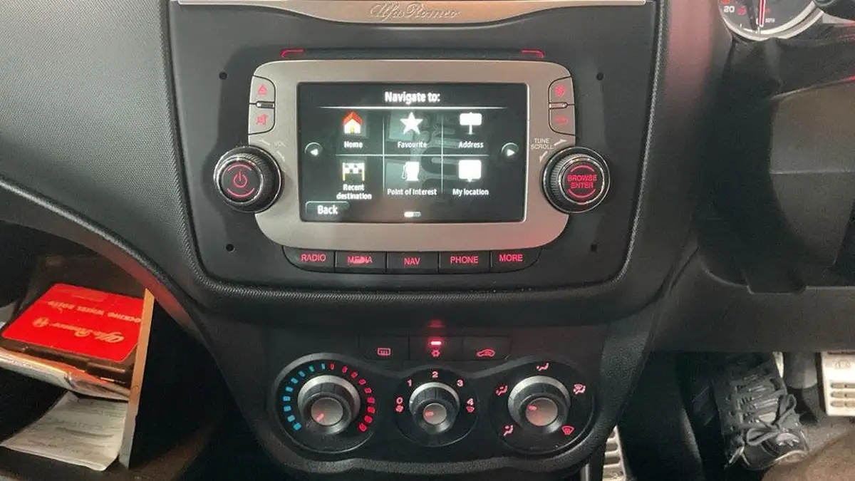 2015-alfa-romeo-mito-14-tb-twinair-collezione-big-11