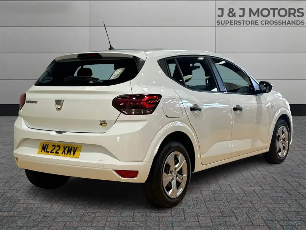 2022-dacia-sandero-10-sce-essential-big-10