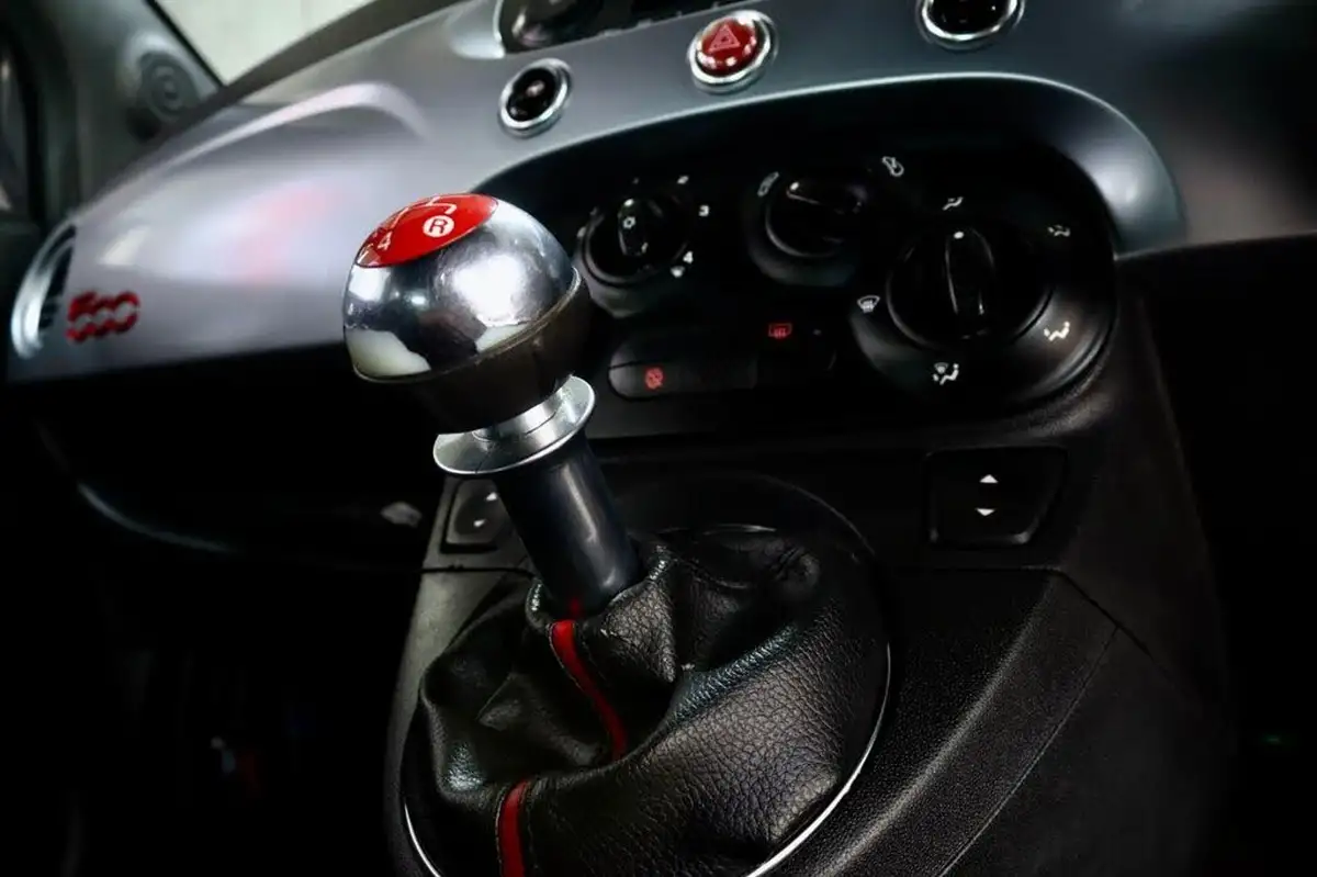 2014-fiat-500-12-s-big-20