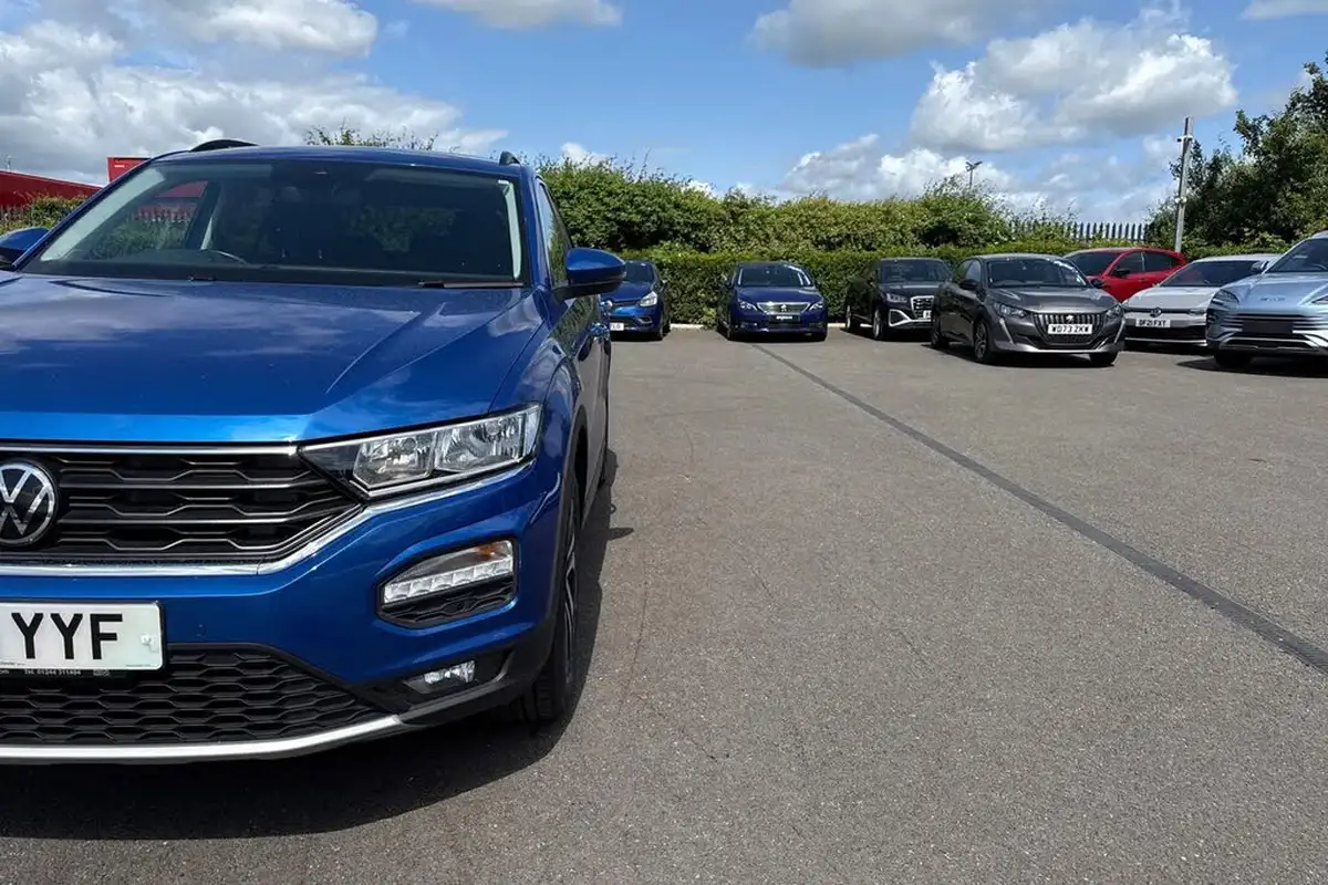 2021-volkswagen-t-roc-15-tsi-active-hatchback-5d-dsg-big-25