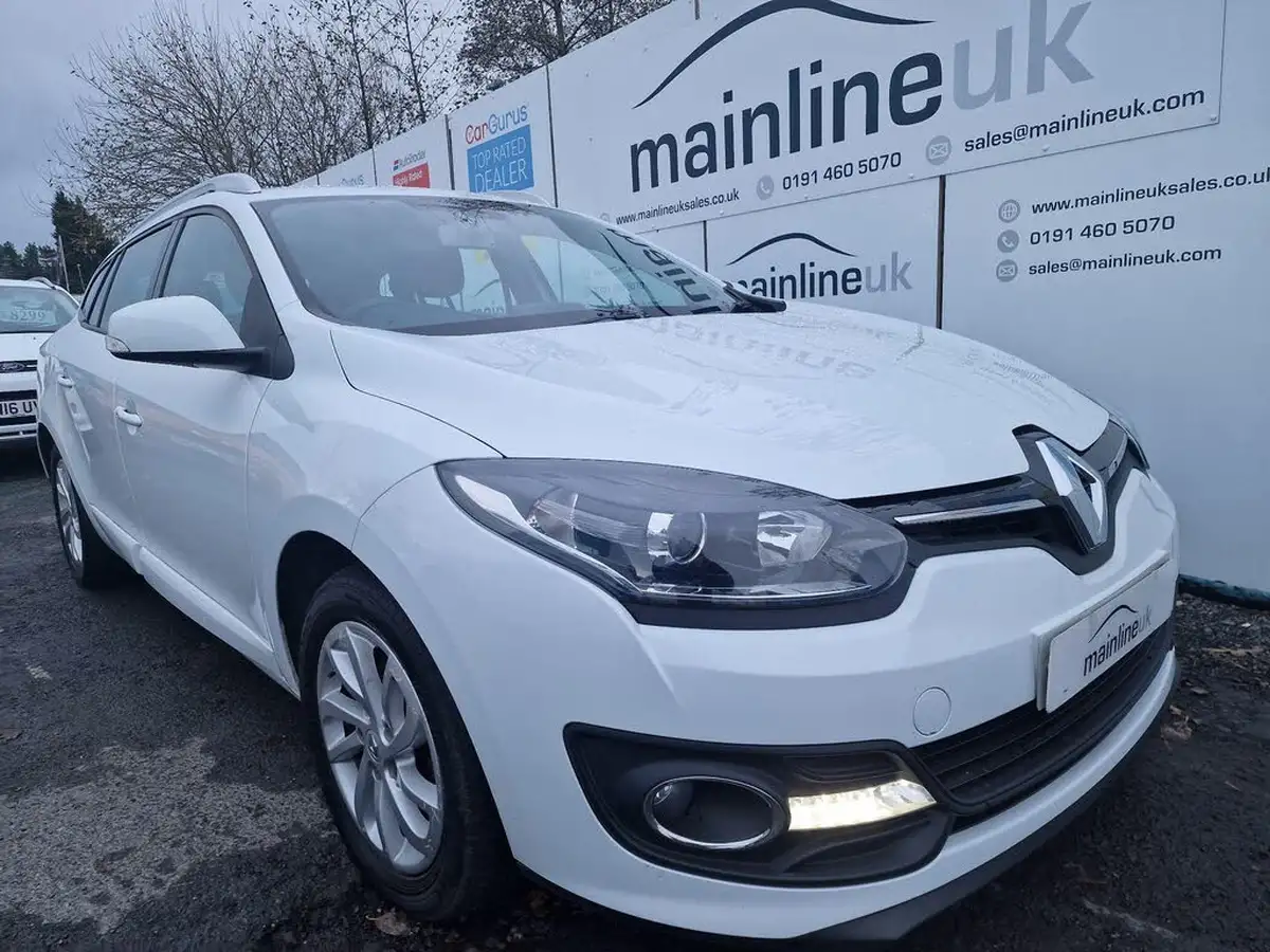 2015-renault-megane-15dci-dynamique-nav-energy-ss-sport-tourer-5d-big-0