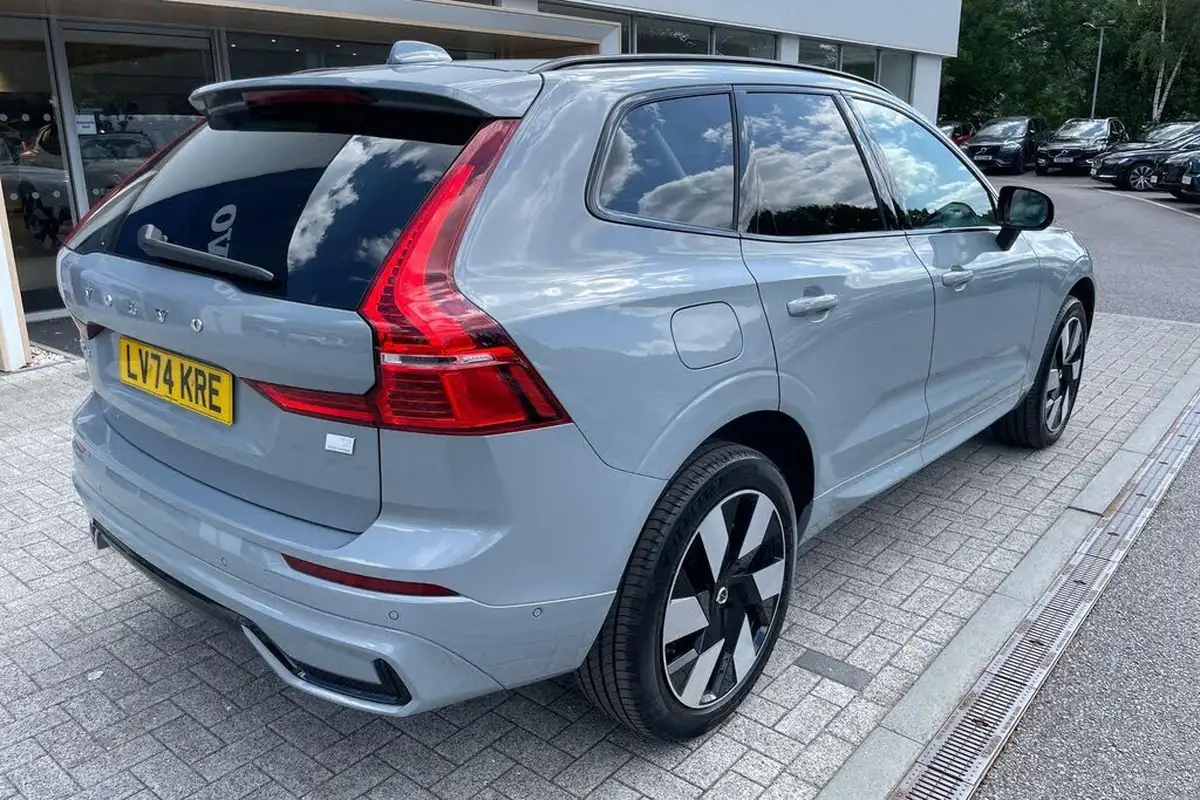 2024-volvo-xc60-20-t8-r-design-pro-big-6