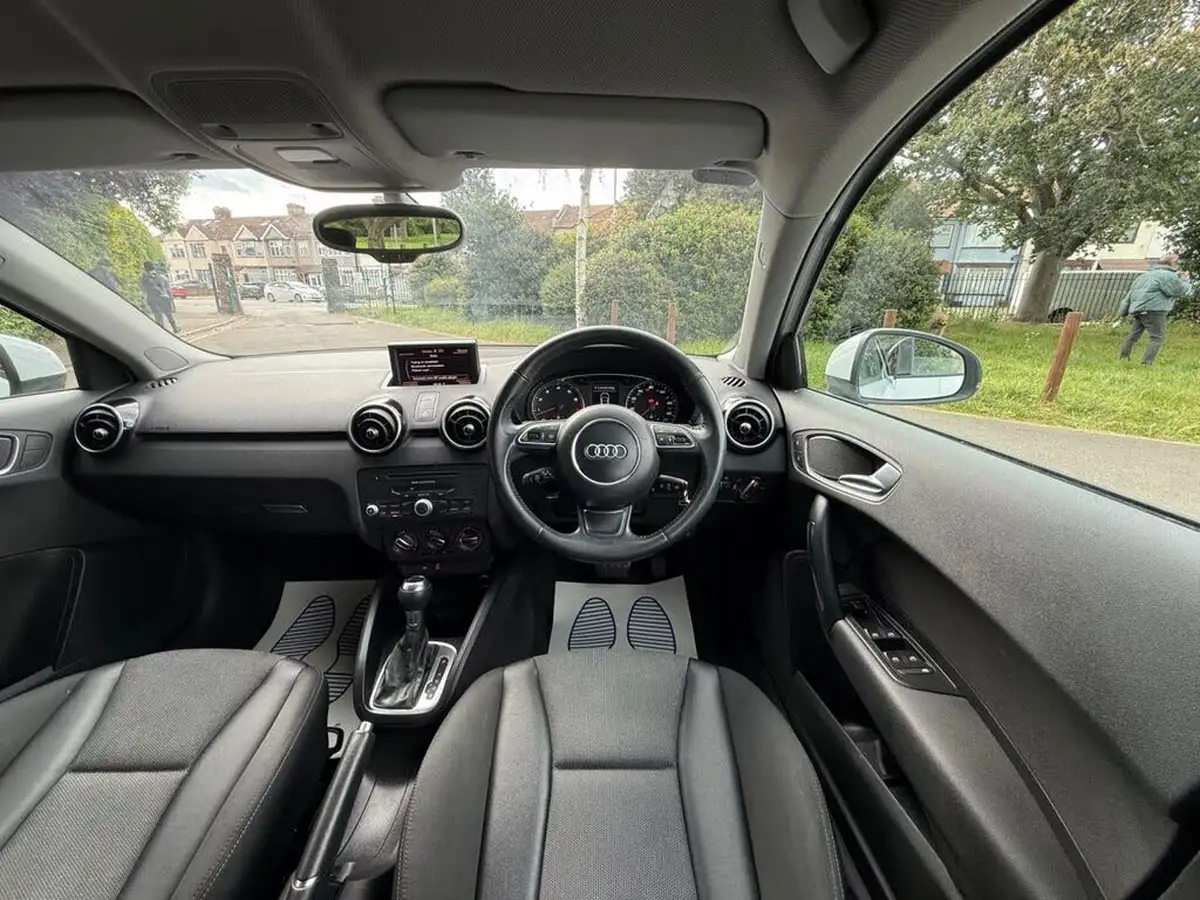 2013-audi-a1-14-tfsi-122ps-sportback-5d-1390cc-s-tronic-big-36