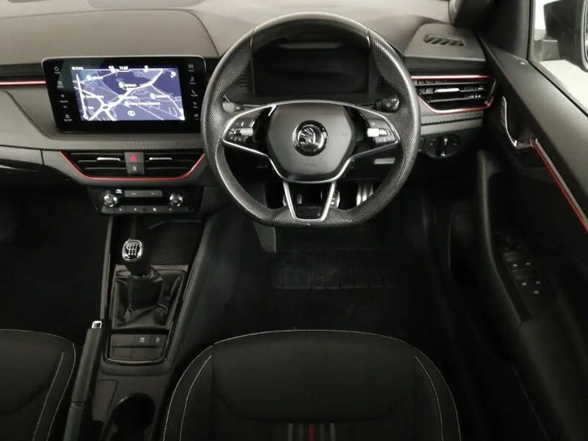 2024-skoda-kamiq-10-tsi-monte-carlo-116ps-big-6