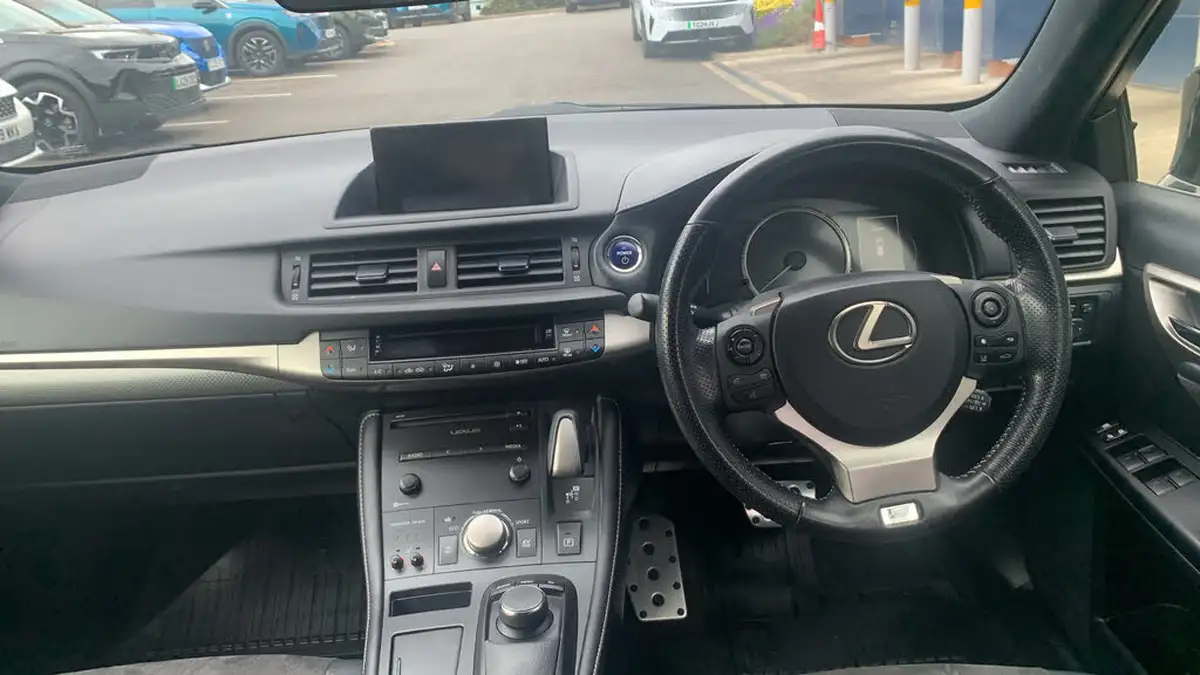2018-lexus-ct-200h-18-covenience-pack-f-sport-leather-big-3