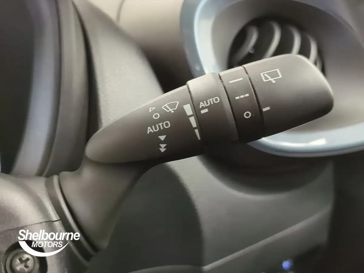2024-toyota-aygo-x-10-vvt-i-undercover-cvt-big-23