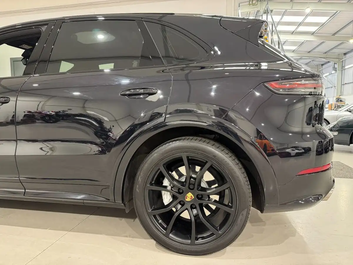 2022-porsche-cayenne-40-v8-turbo-station-wagon-big-53