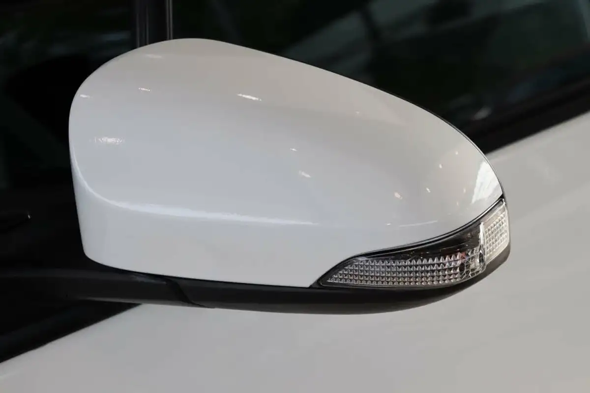 2018-toyota-yaris-15-vvt-i-icon-tech-hybrid-big-72