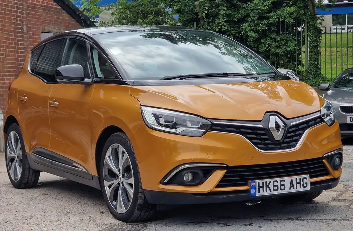 2016-renault-scenic-15dci-dynamique-s-nav-edc-auto-big-0