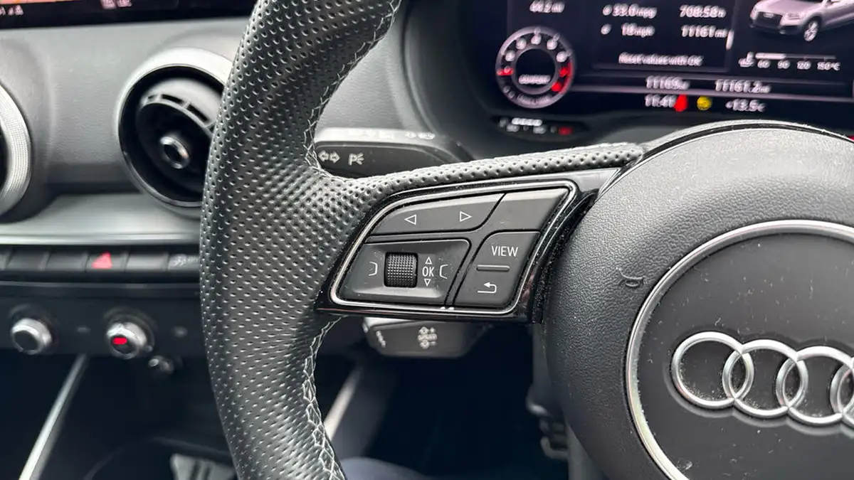 2022-audi-q2-15-35-tfsi-black-edition-big-26
