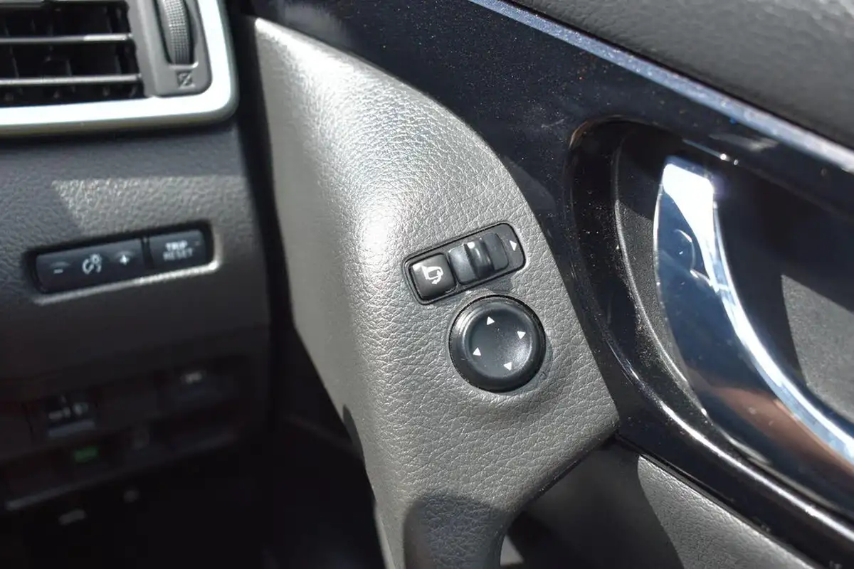 2020-nissan-qashqai-13-dig-t-n-connecta-160ps-auto-big-12