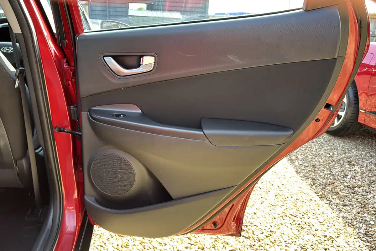 2022-hyundai-kona-10-t-gdi-se-connect-big-24