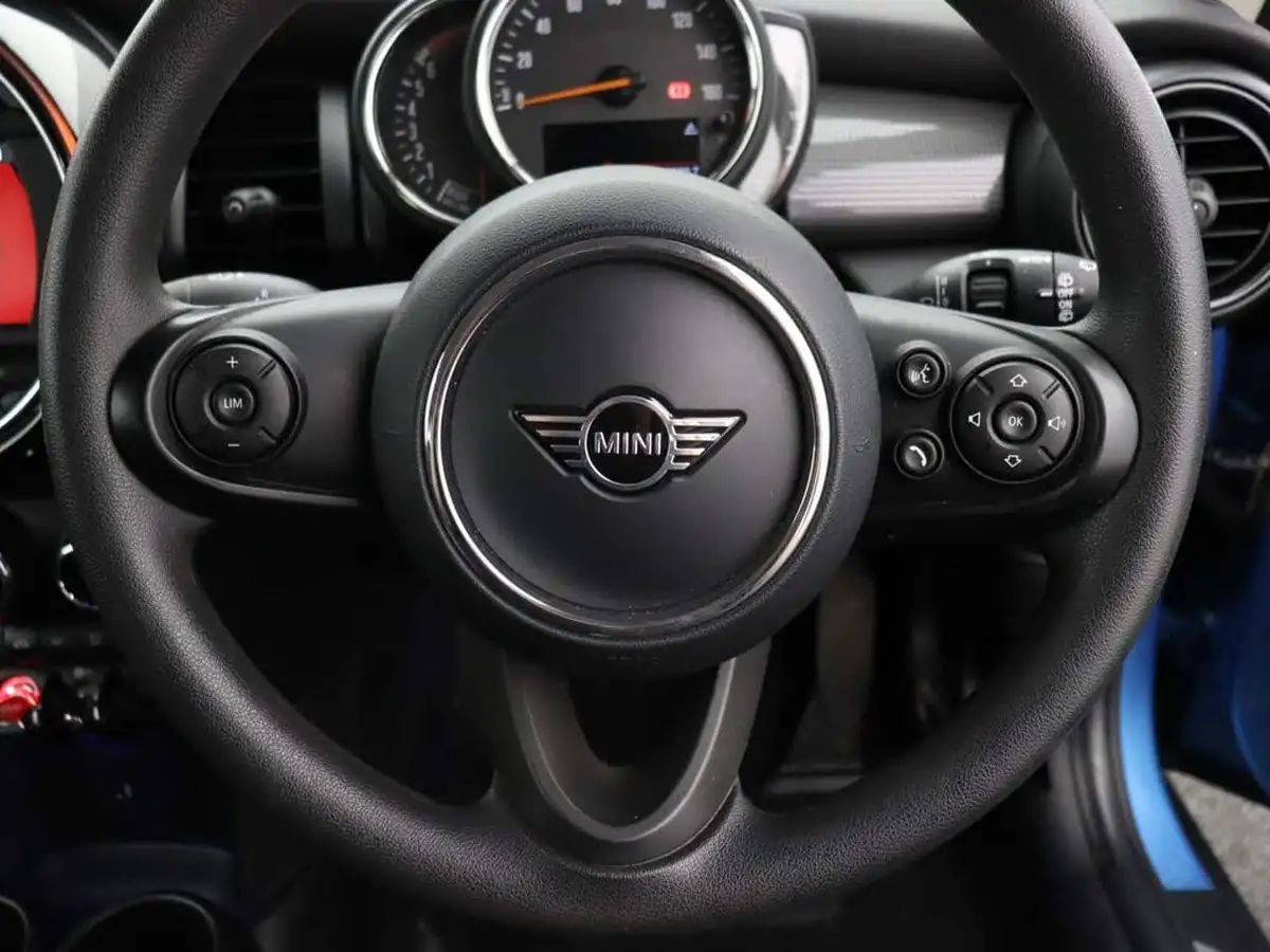 2019-mini-cooper-15-cooper-classic-hatchback-3d-big-35