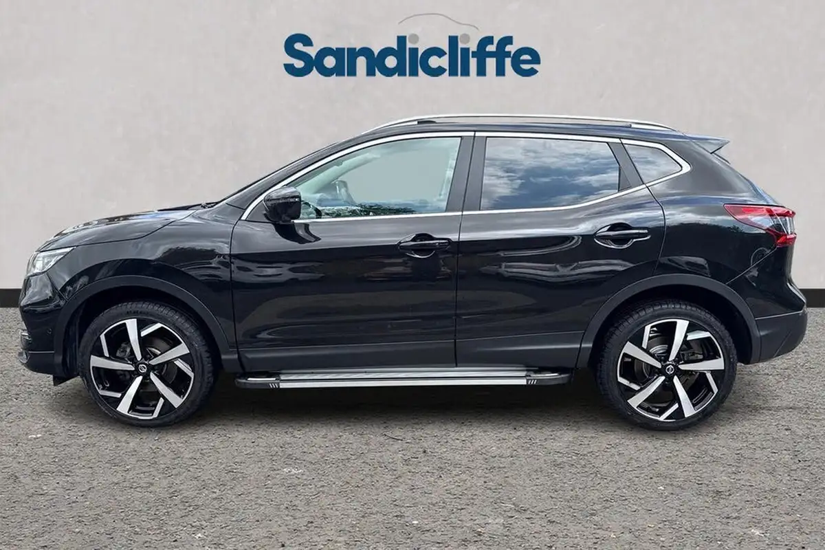 2019-nissan-qashqai-15dci-tekna-19in-alloysglass-roof-pack-dct-big-6