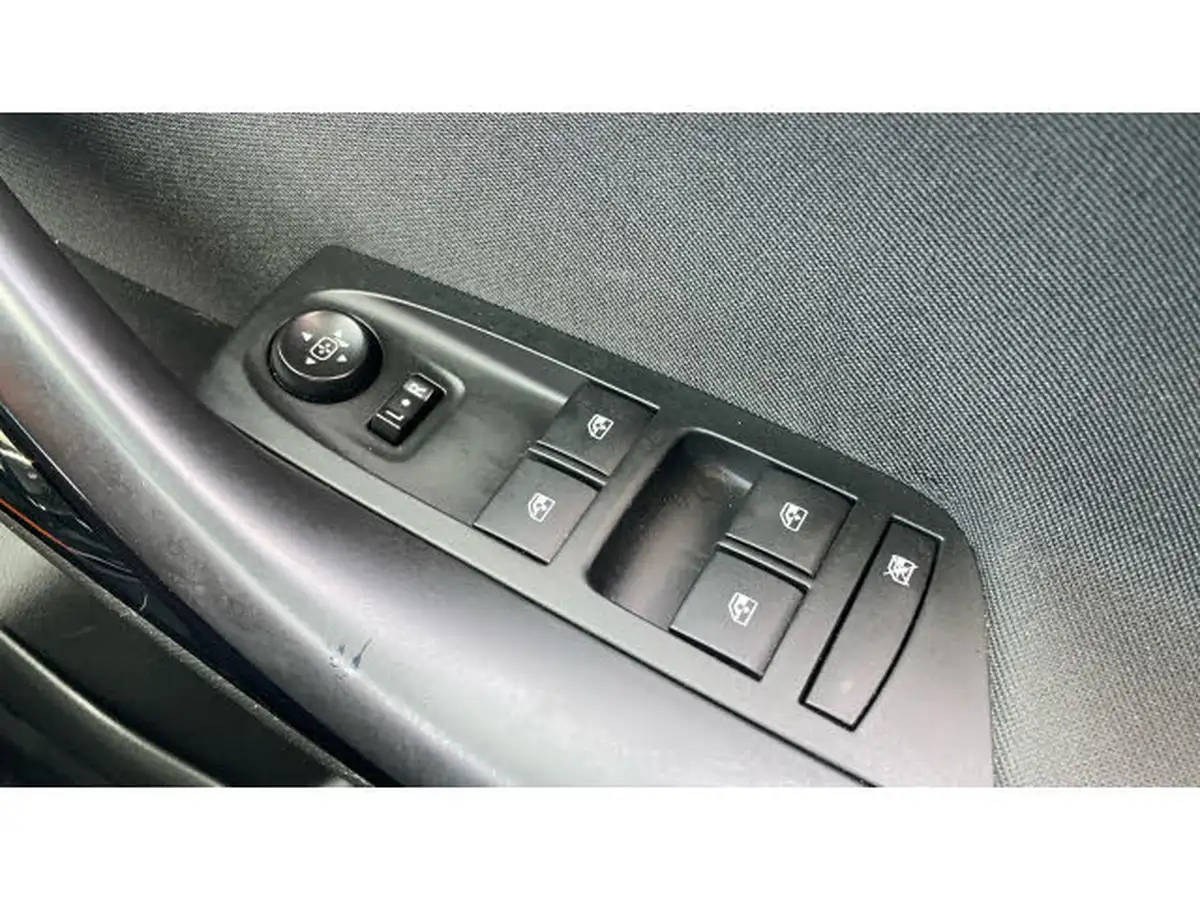 2017-vauxhall-astra-14i-16v-turbo-sri-nav-150ps-hatchback-big-22