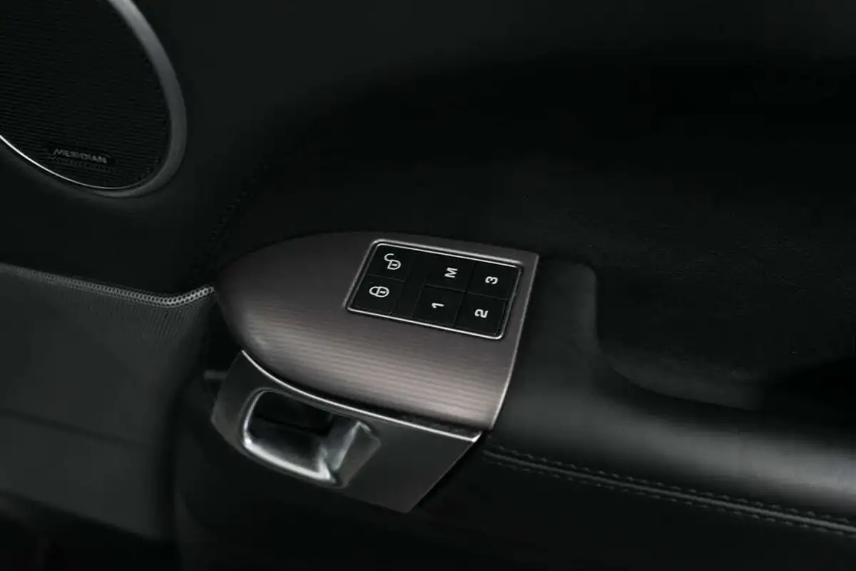 2018-land-rover-range-rover-sport-30-sd-v6-hse-sd-v6-big-26