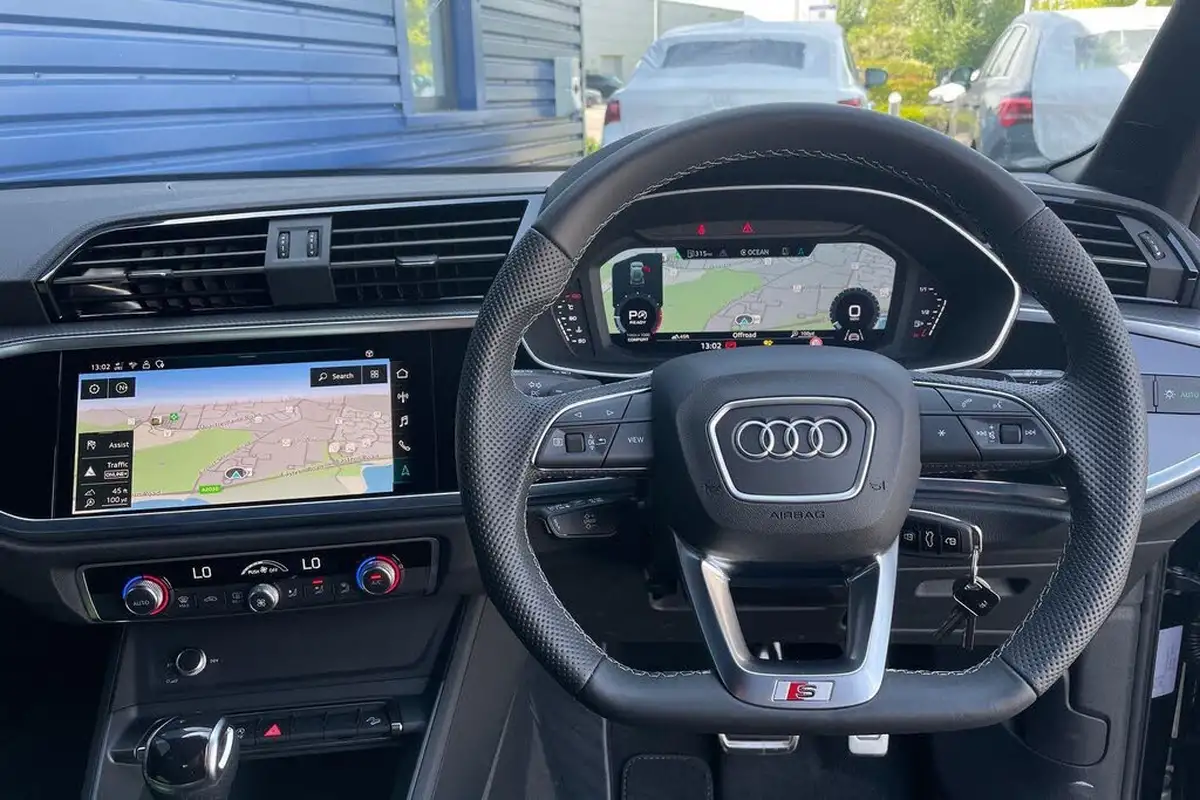 2025-audi-q3-15-35-tfsi-black-edition-station-wagon-s-tronic-big-33