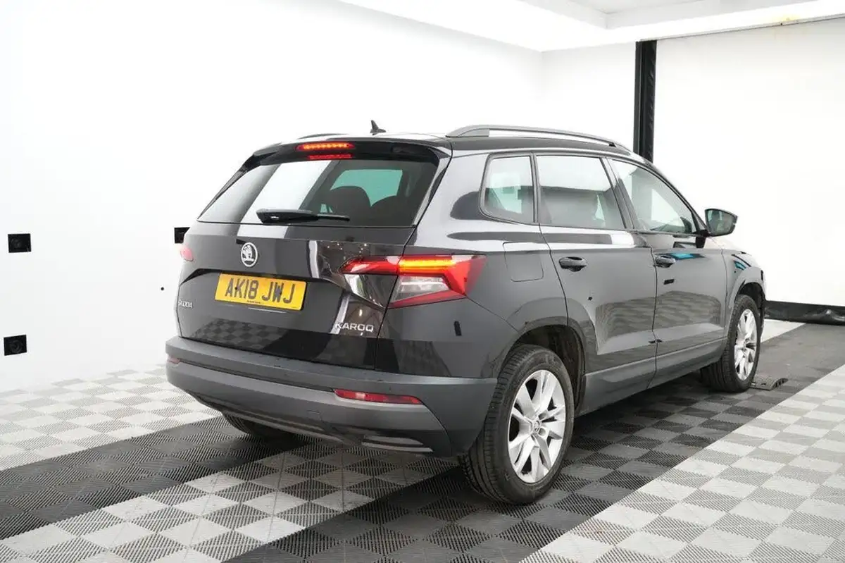 2018-skoda-karoq-16tdi-se-technology-ss-1598cc-big-6