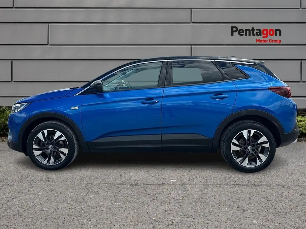 2020-vauxhall-grandland-x-12-sri-nav-big-13