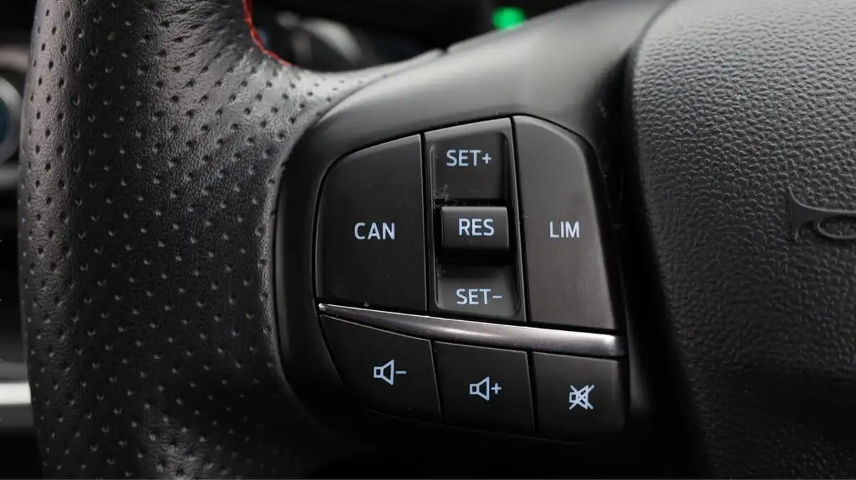 2019-ford-fiesta-10t-st-line-140ps-ss-5d-big-22