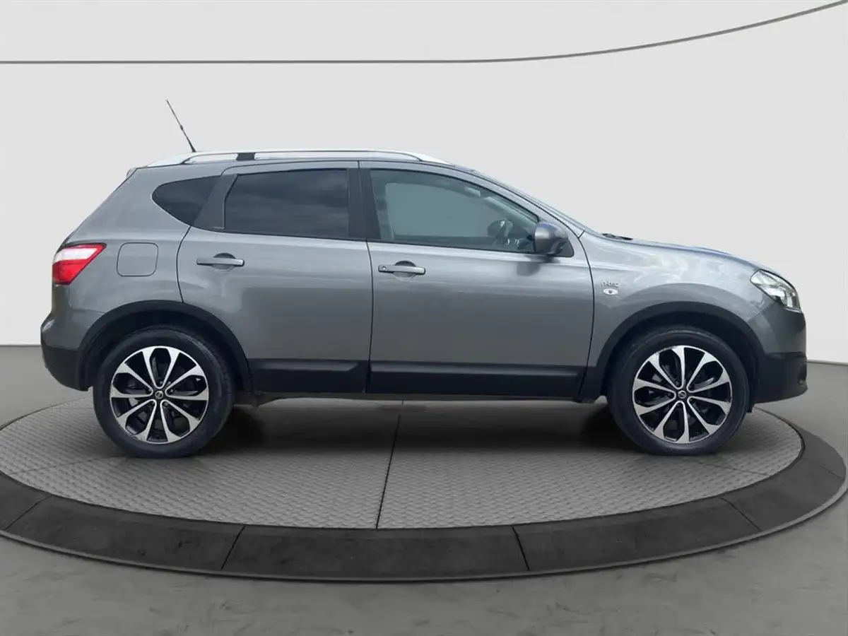 2011-nissan-qashqai-20td-n-tec-4wd-big-11