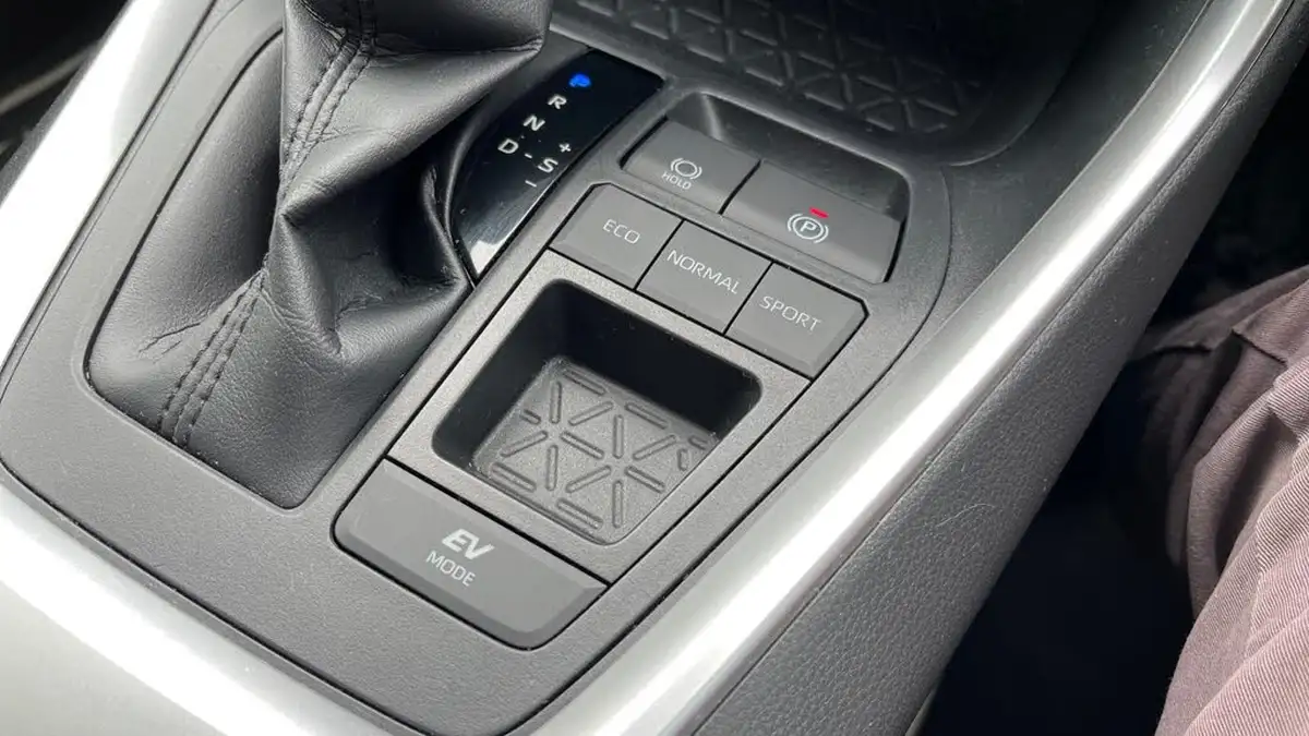 2021-toyota-rav4-25-vvt-i-design-215bhp-big-45