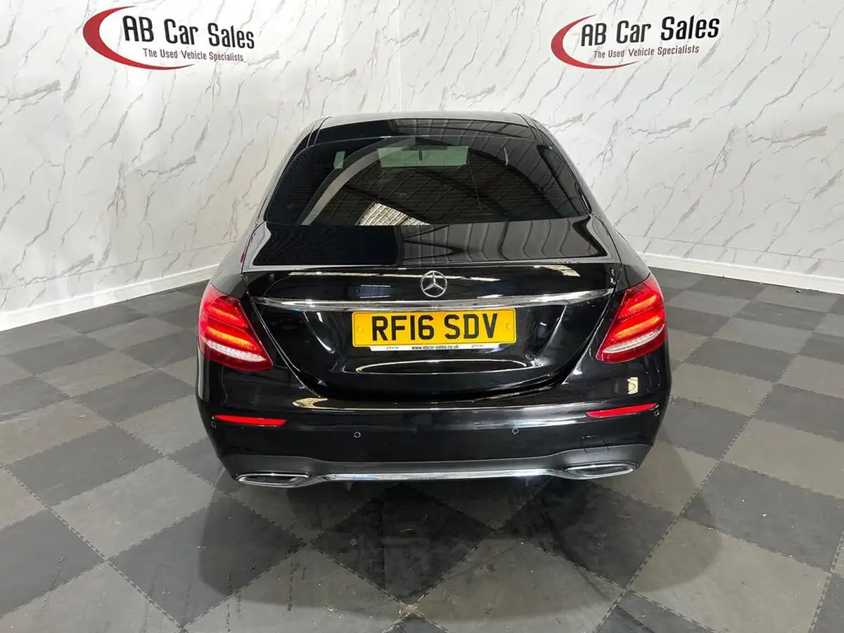 2016-mercedes-benz-e-class-20d-e220d-amg-line-ss-saloon-4d-big-2