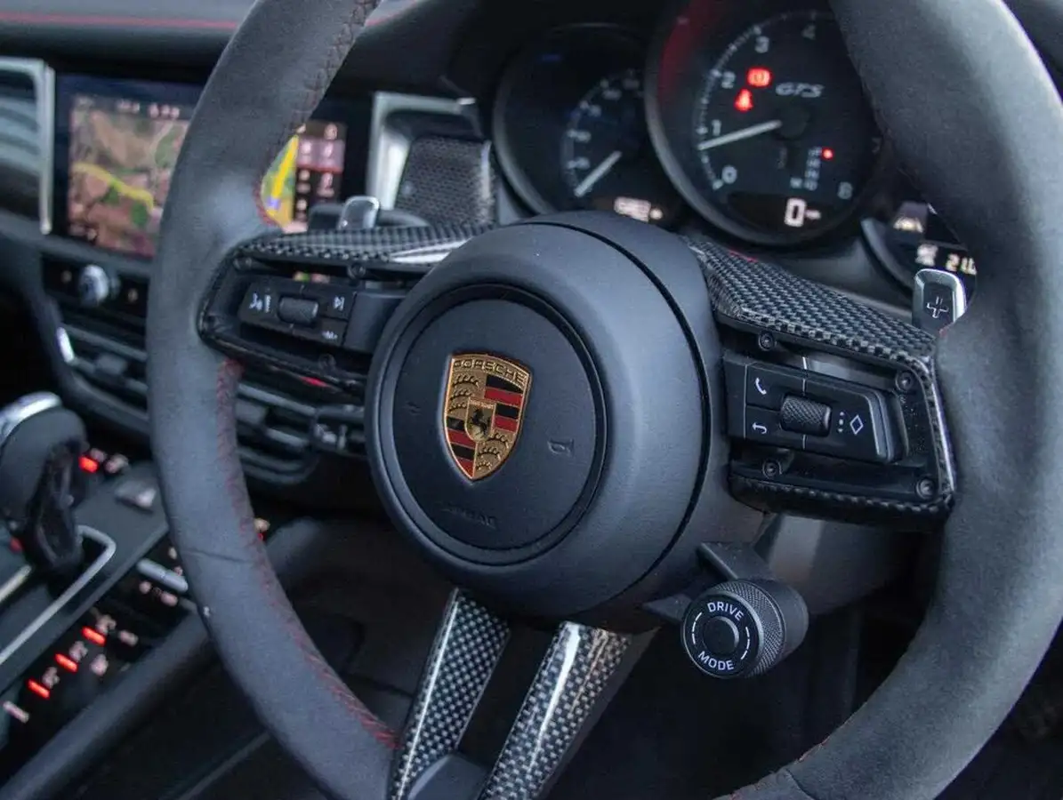 2023-porsche-macan-29-v6-gts-big-13