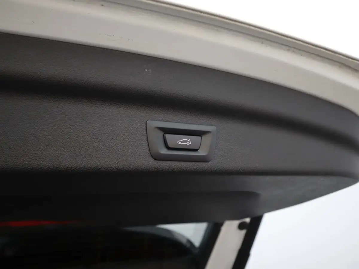 2024-bmw-ix1-e-edrive20-m-sport-big-10