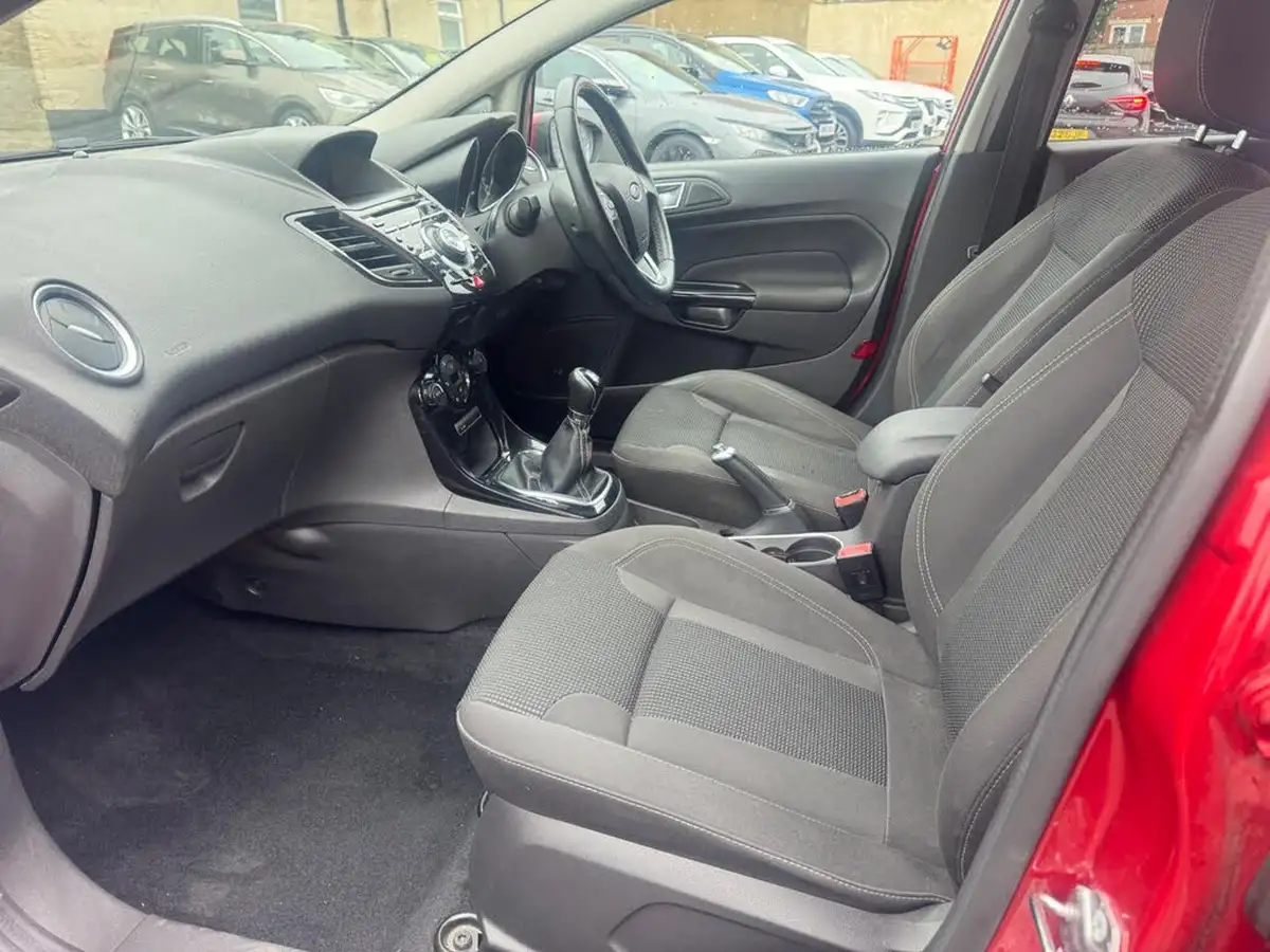 2016-ford-fiesta-10t-titanium-100ps-ecoboost-ss-5d-big-14