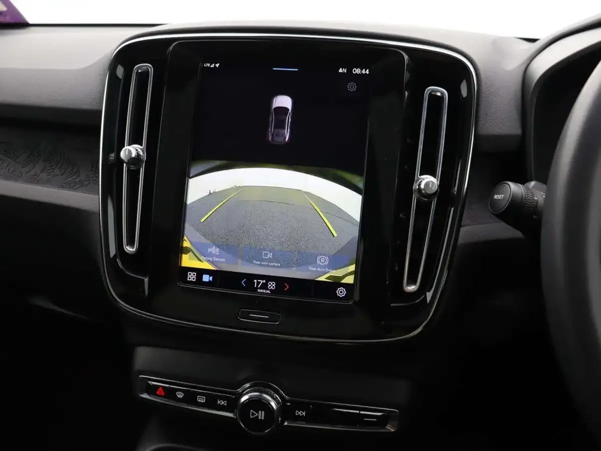 2022-volvo-c40-e-recharge-core-228bhp-big-29