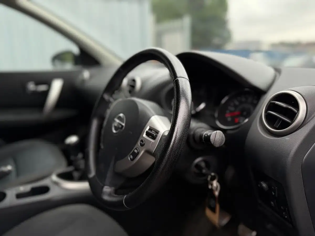 2010-nissan-qashqai-15td-n-tec-big-14