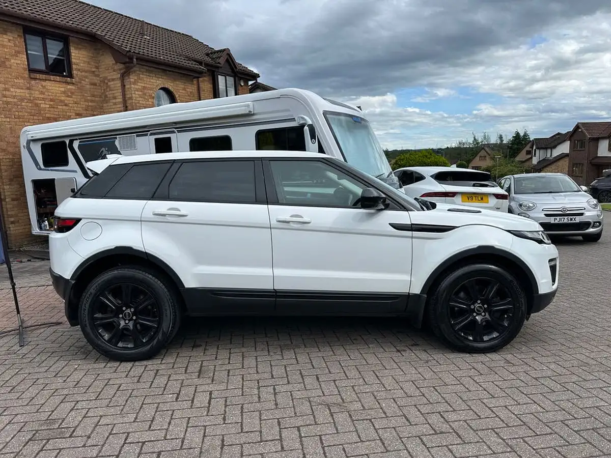 2017-land-rover-range-rover-evoque-20td4-se-tech-hatchback-5d-auto-big-8