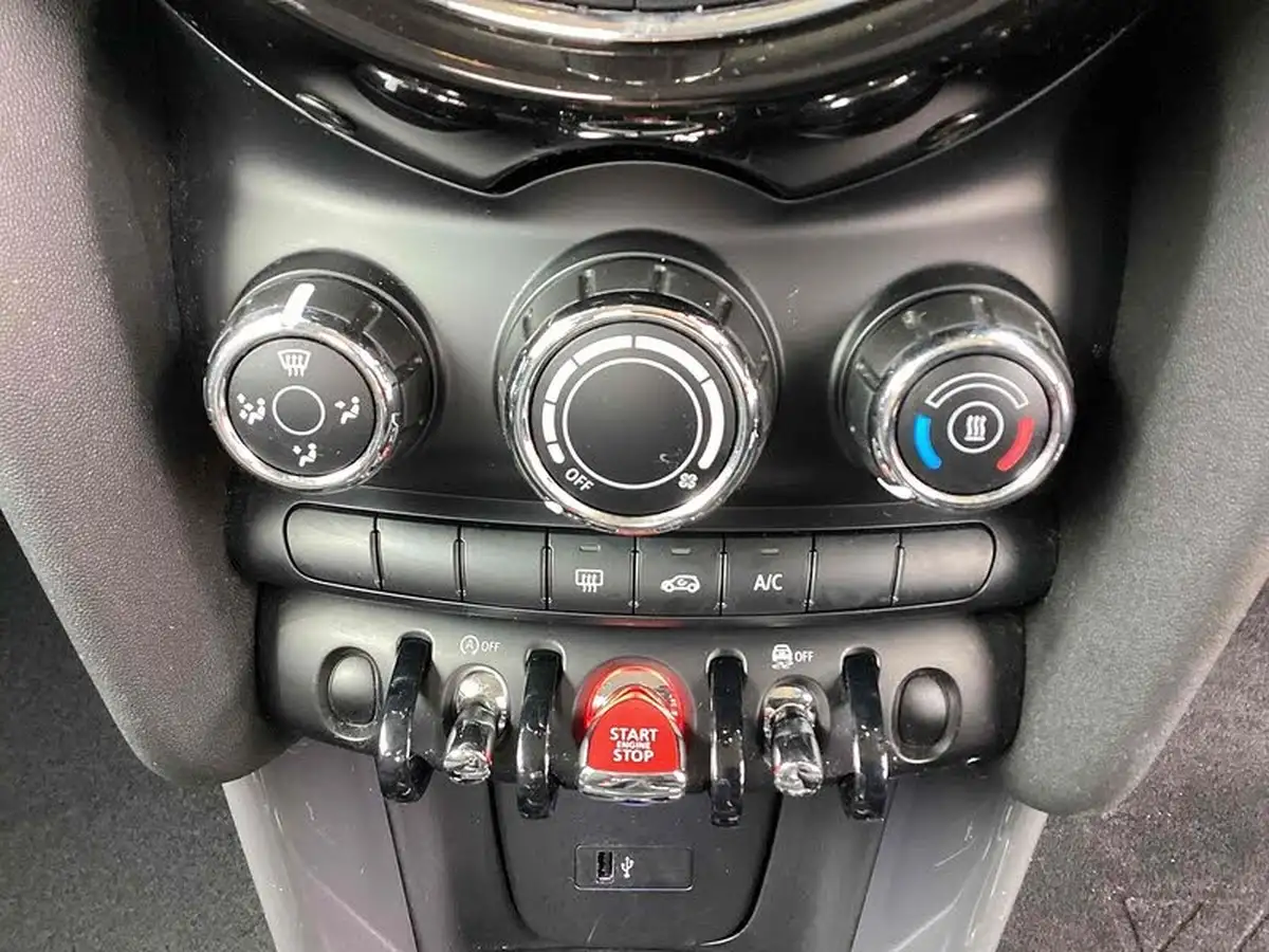 2021-mini-cooper-15-one-classic-series-ii-3d-big-9